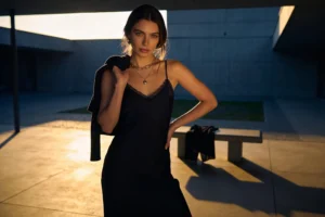 10 Summer Outfits with a Dark Feminine Aesthetic You’Ll Love