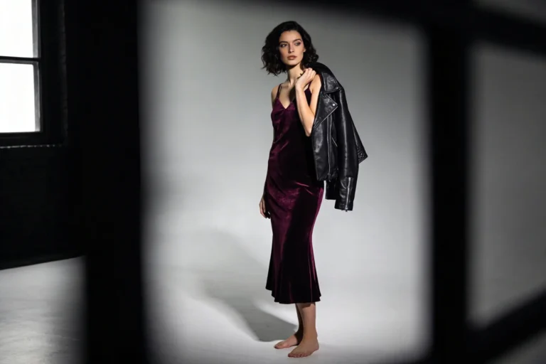 Casual Dark Feminine Outfits