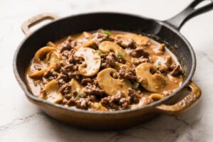 One Pot Ground Beef Stroganoff